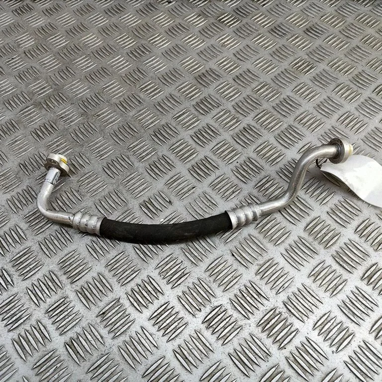 Air conditioning (A/C) pipe/hose 31699291