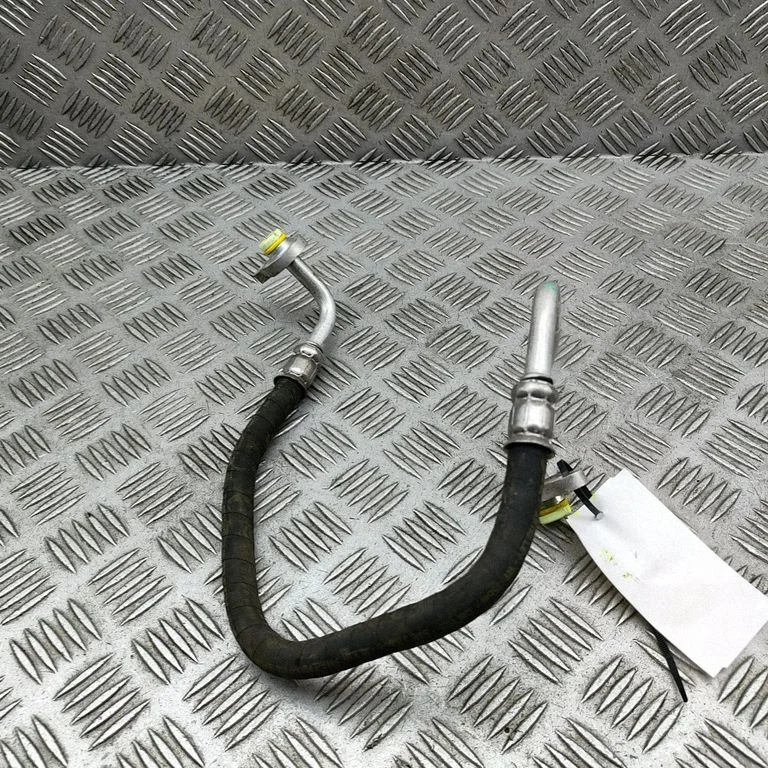 Air conditioning (A/C) pipe/hose 31369331