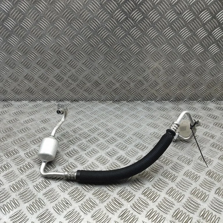 Air conditioning (A/C) pipe/hose 924906UM0A