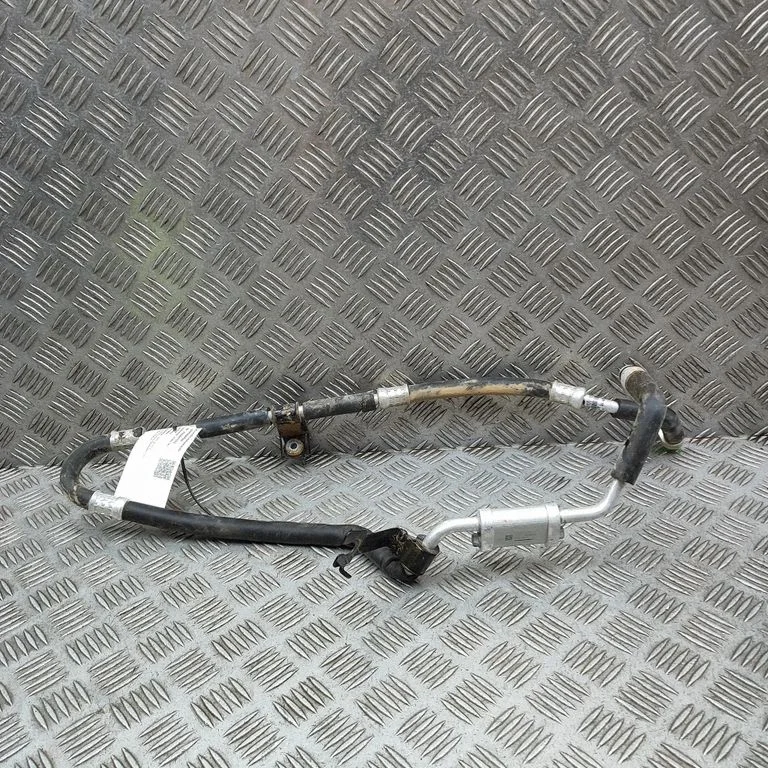 Przewody klimatyzacji SC2ES8108310