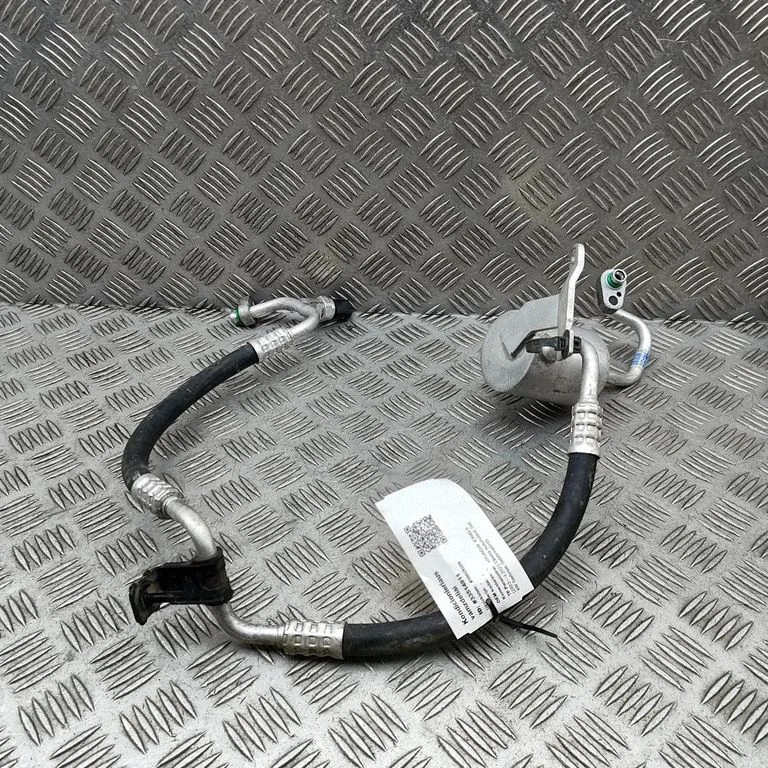 Air conditioning (A/C) pipe/hose 97762KL560