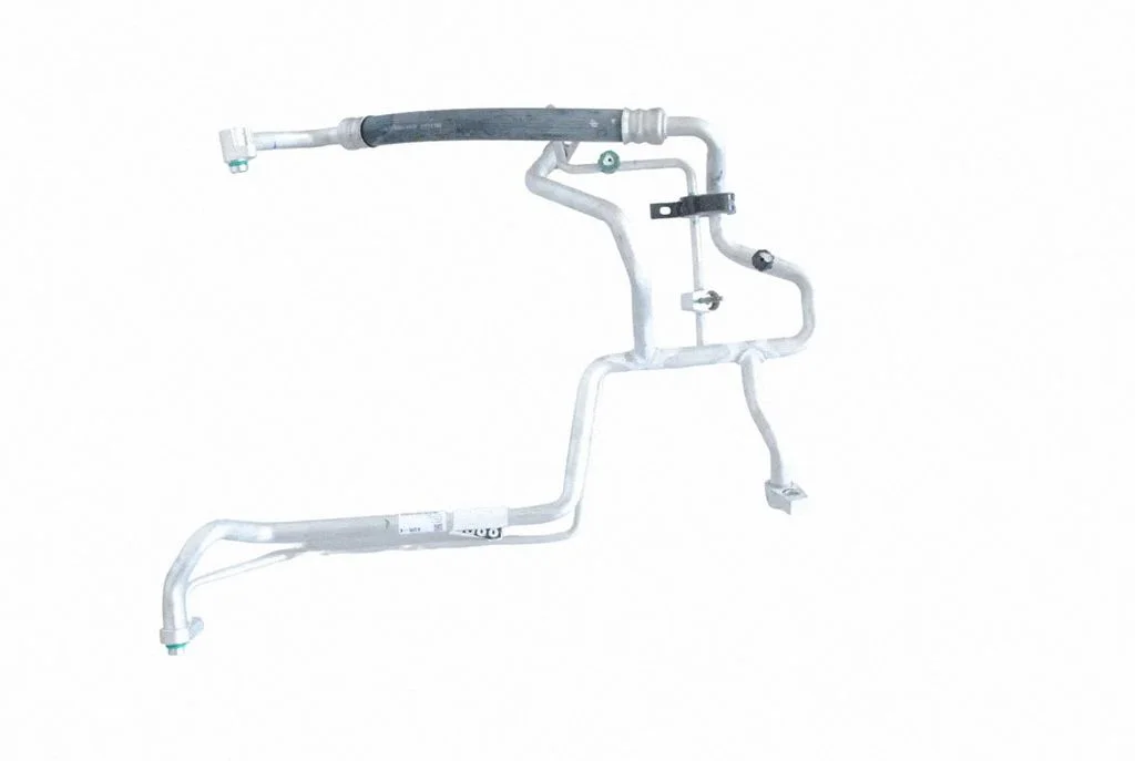 Air conditioning (A/C) pipe/hose 104626500D