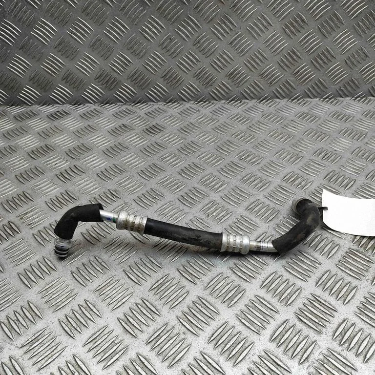 Air conditioning (A/C) pipe/hose EM2E8108320B