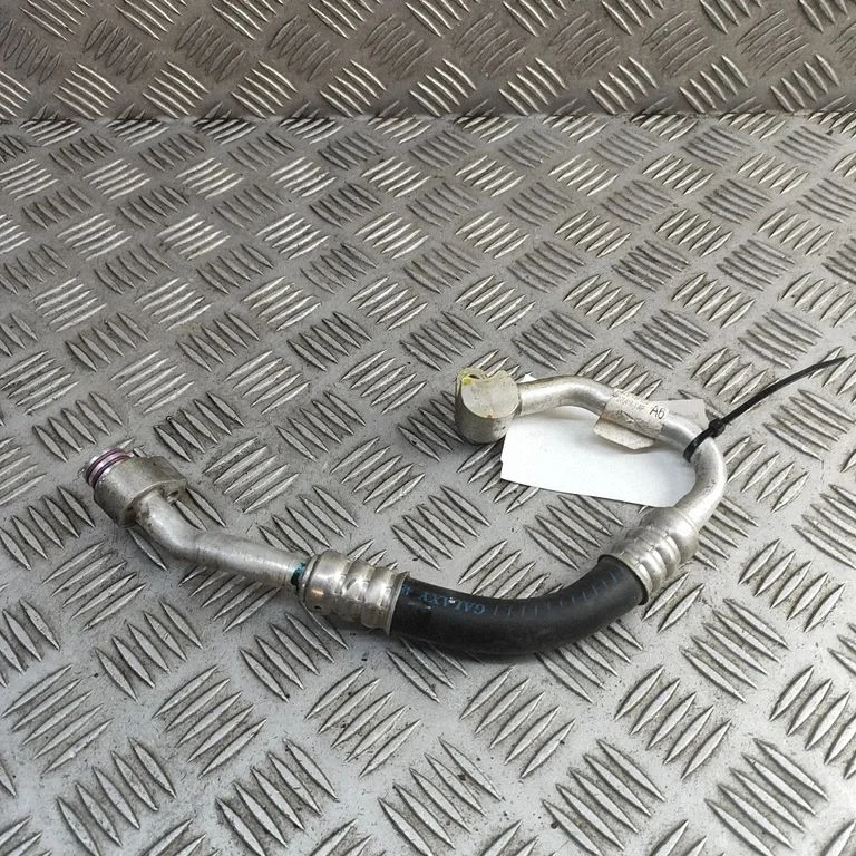 Air conditioning (A/C) pipe/hose J9D319F652A6