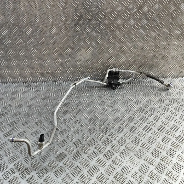 Air conditioning (A/C) pipe/hose 924483NL1B