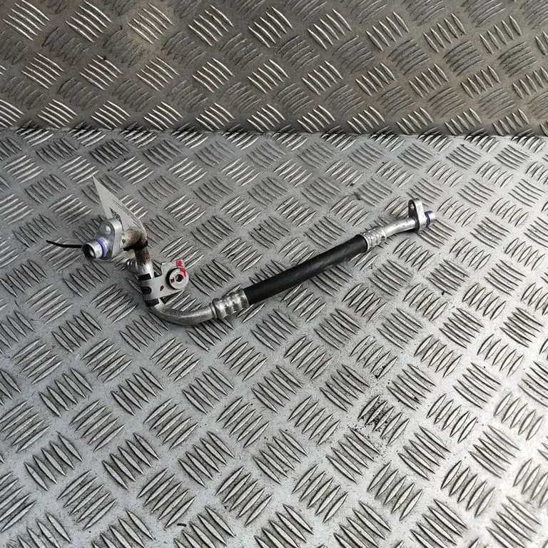 Air conditioning (A/C) pipe/hose 924404NR0B