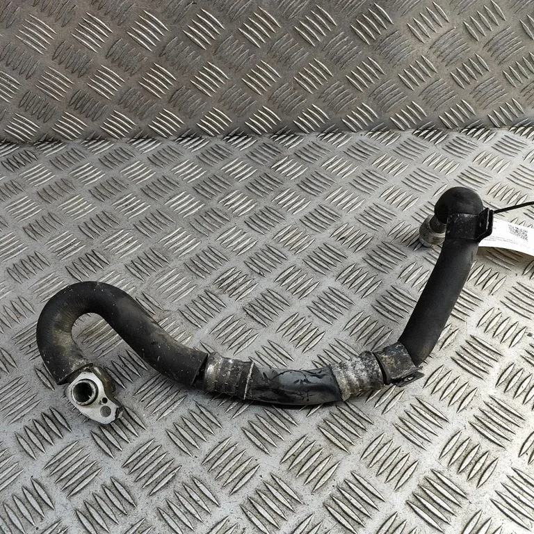 Air conditioning (A/C) pipe/hose MB899236