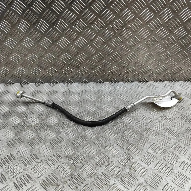 Air conditioning (A/C) pipe/hose 31389351