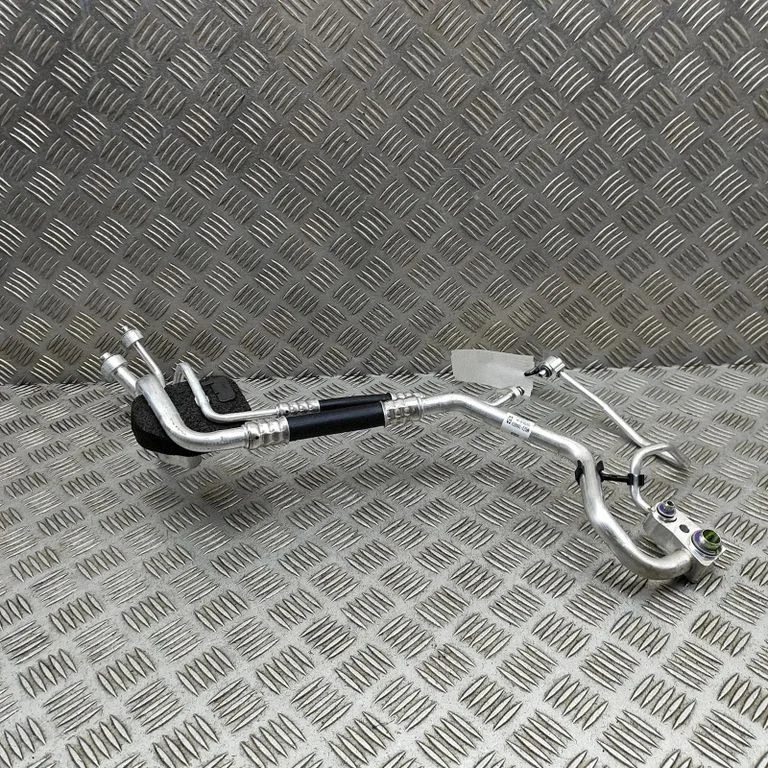 Air conditioning (A/C) pipe/hose M8E219A834ED