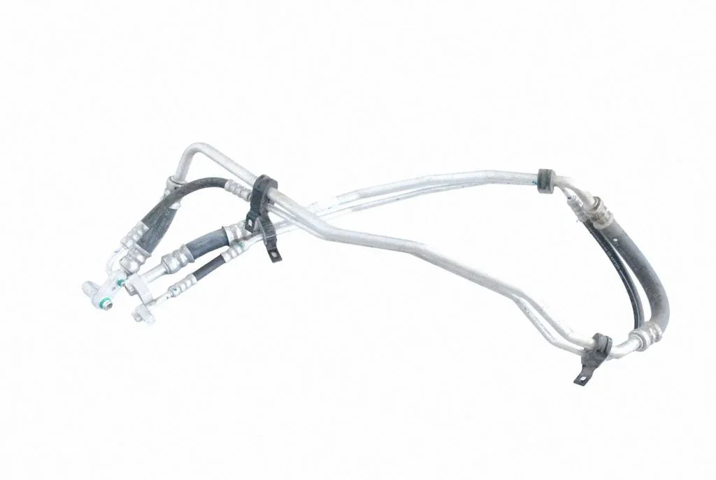Air conditioning (A/C) pipe/hose 103242300E