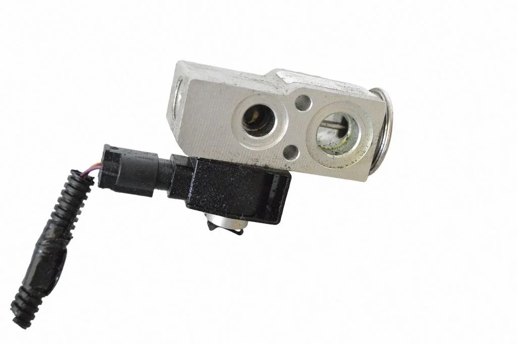 Air conditioning (A/C) pipe/hose – Tesla Model Y (2020-)