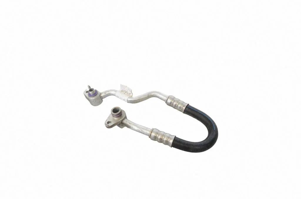 Air conditioning (A/C) pipe/hose J9D319F652A7