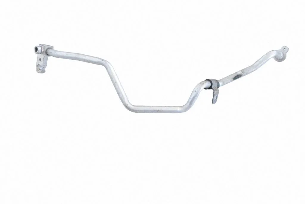 Air conditioning (A/C) pipe/hose 92450BV81C