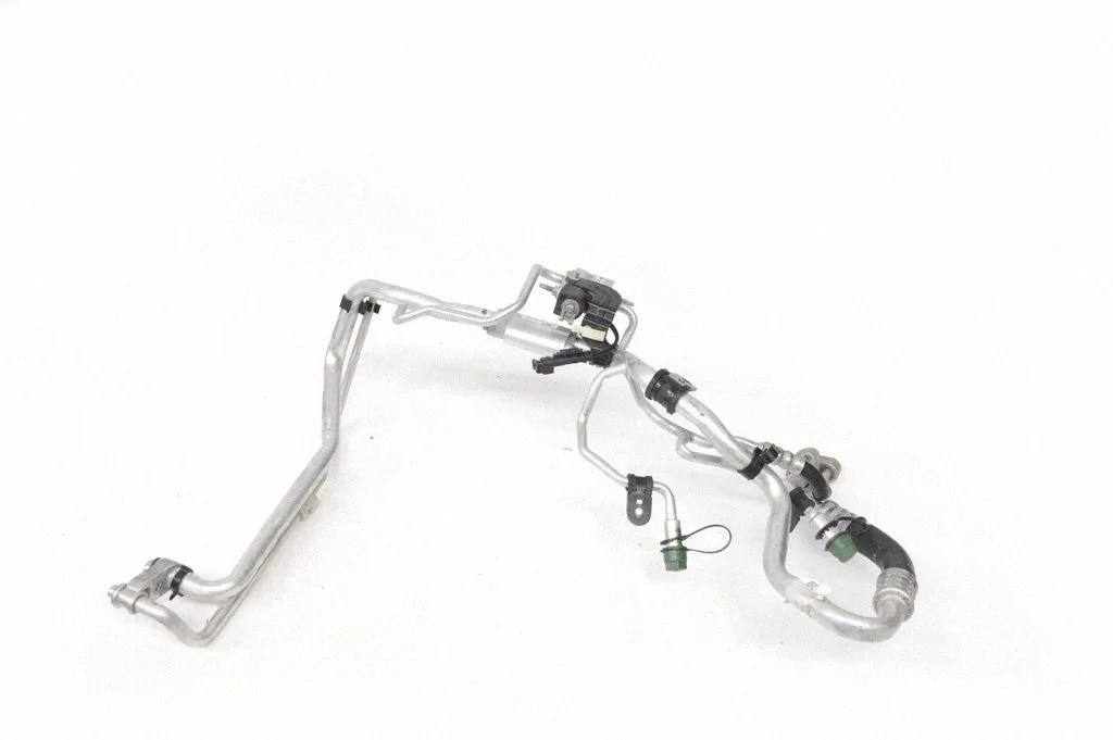 Air conditioning (A/C) pipe/hose J9D38D308AA