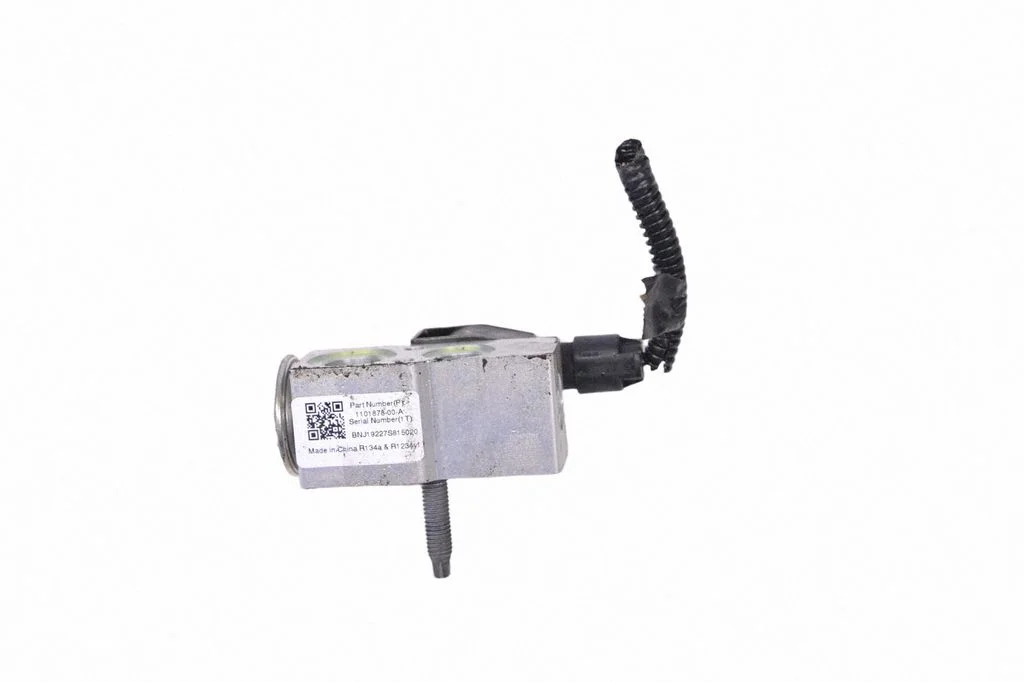 Air conditioning (A/C) pipe/hose – Tesla Model S (2012-)