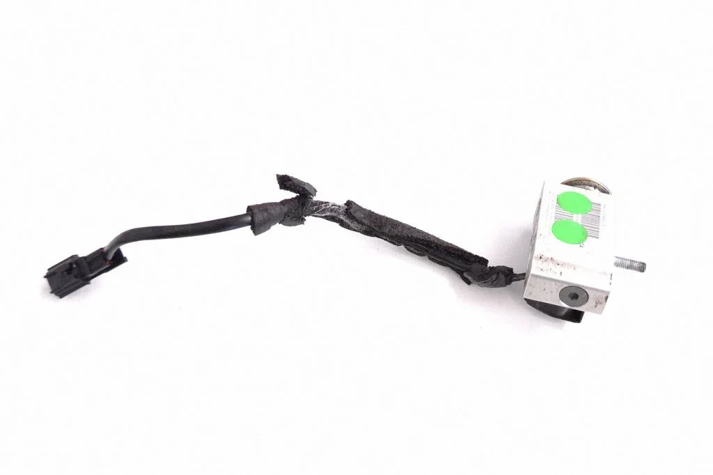 Air conditioning (A/C) pipe/hose 105096900D