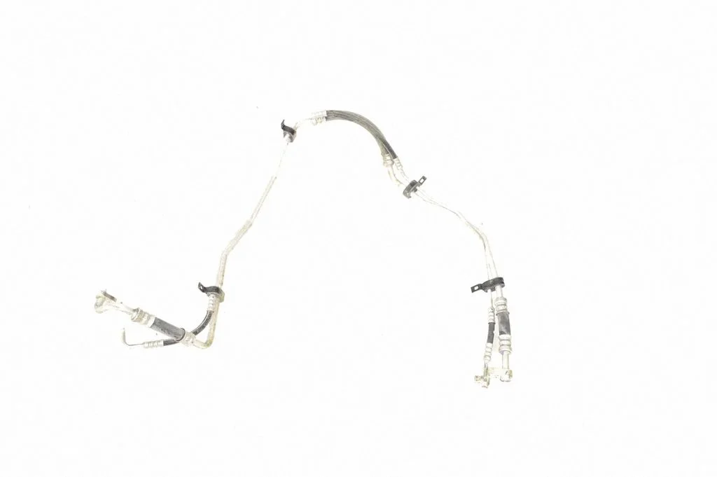 Air conditioning (A/C) pipe/hose 103242300E