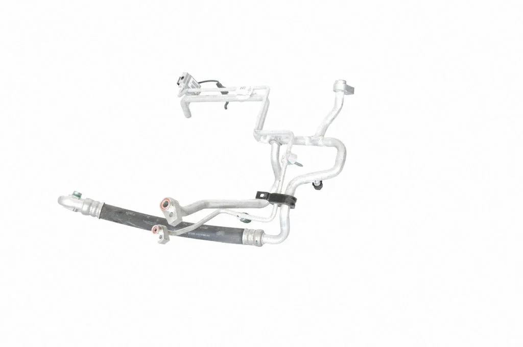 Air conditioning (A/C) pipe/hose 104626500D
