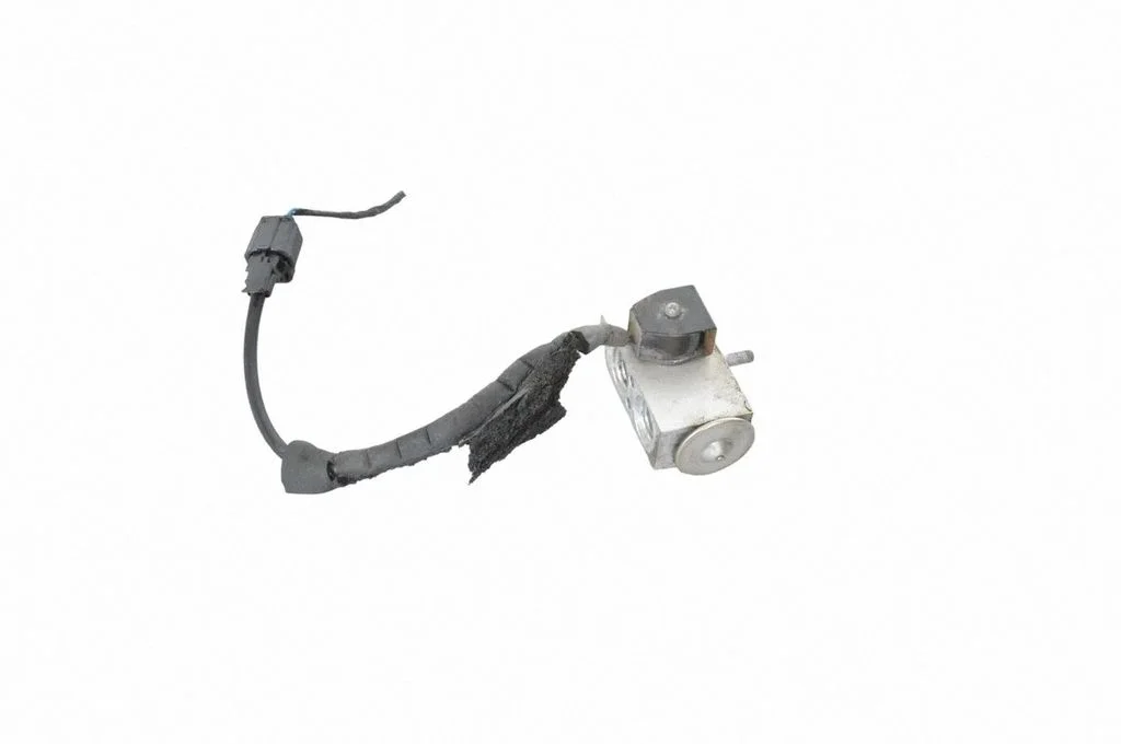 Air conditioning (A/C) pipe/hose 105096900D