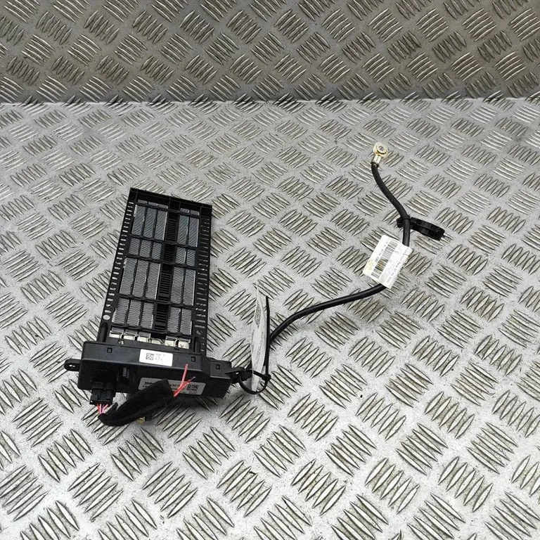 Elektriline salongi küttekeha radiaator T79743C