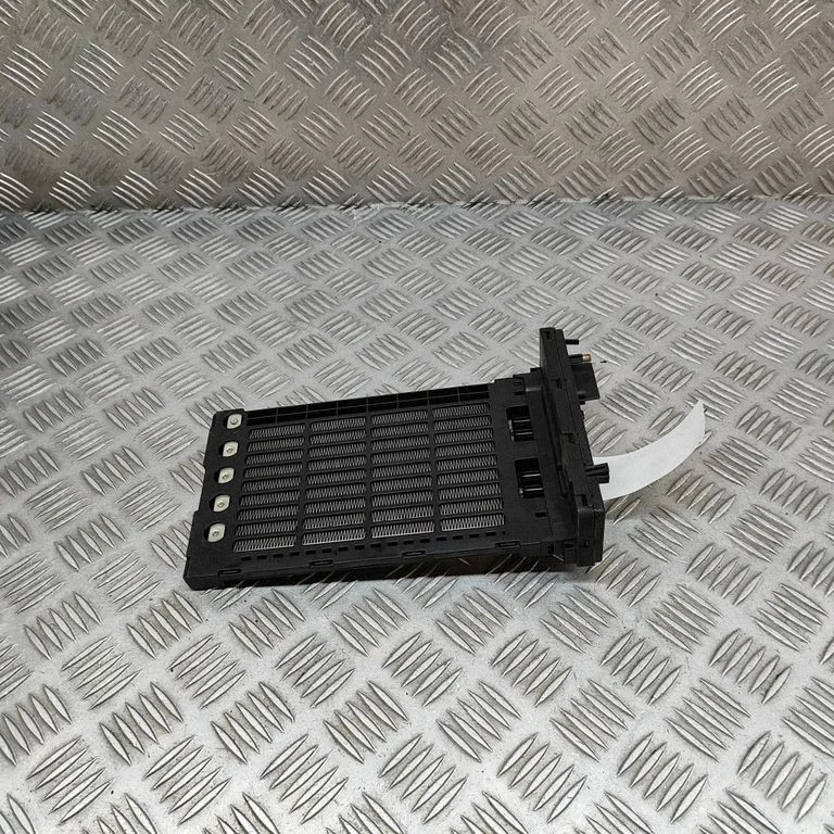 Elektriskais salona krāsniņas radiators 7P0963235