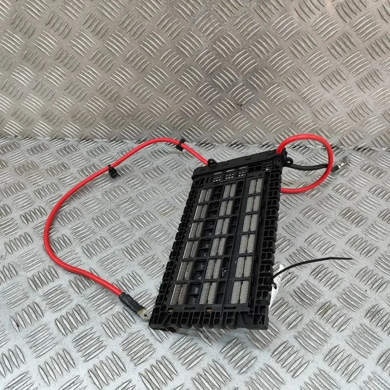 Elektriline salongi küttekeha radiaator A1678307503