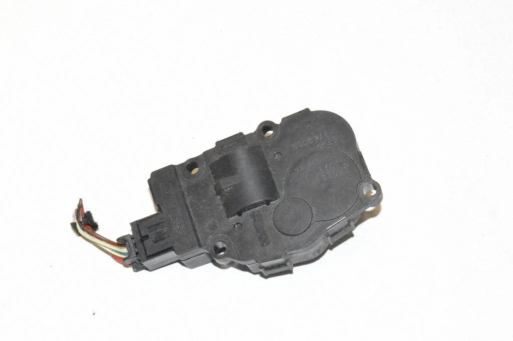 Air flap motor/actuator – Mercedes-Benz C-Class AMG W204 (2007-2014)
