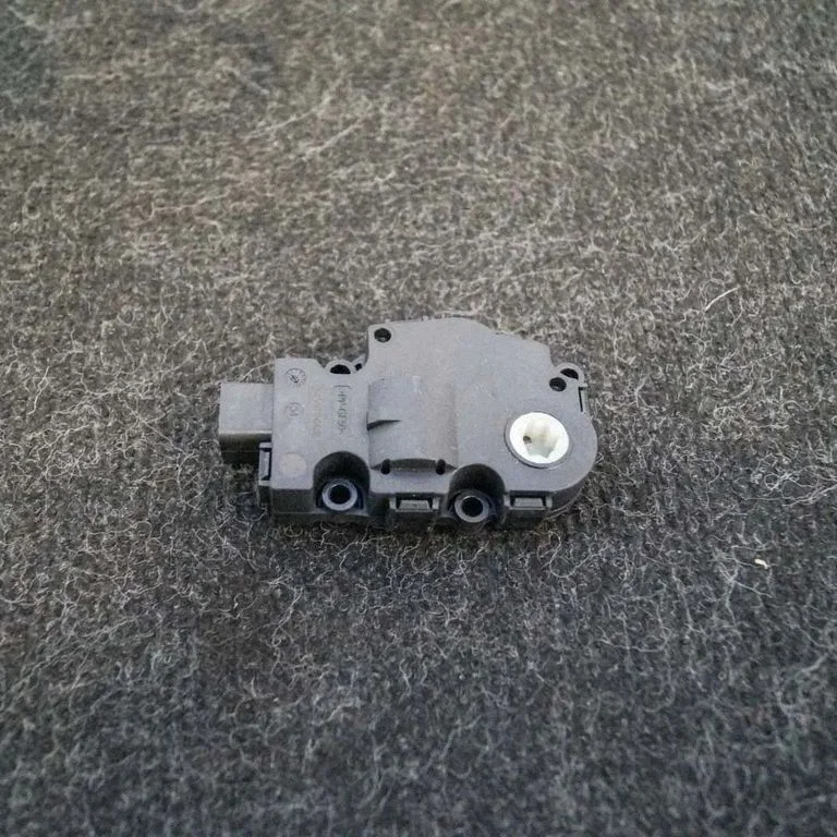 Gaisa aizvara motoriņš/aktuators T946104