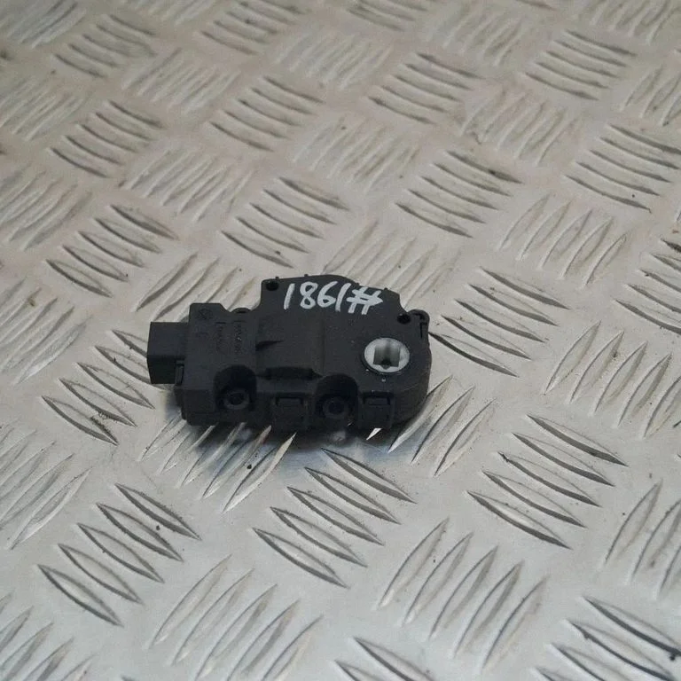 Gaisa aizvara motoriņš/aktuators T1015556H412650750