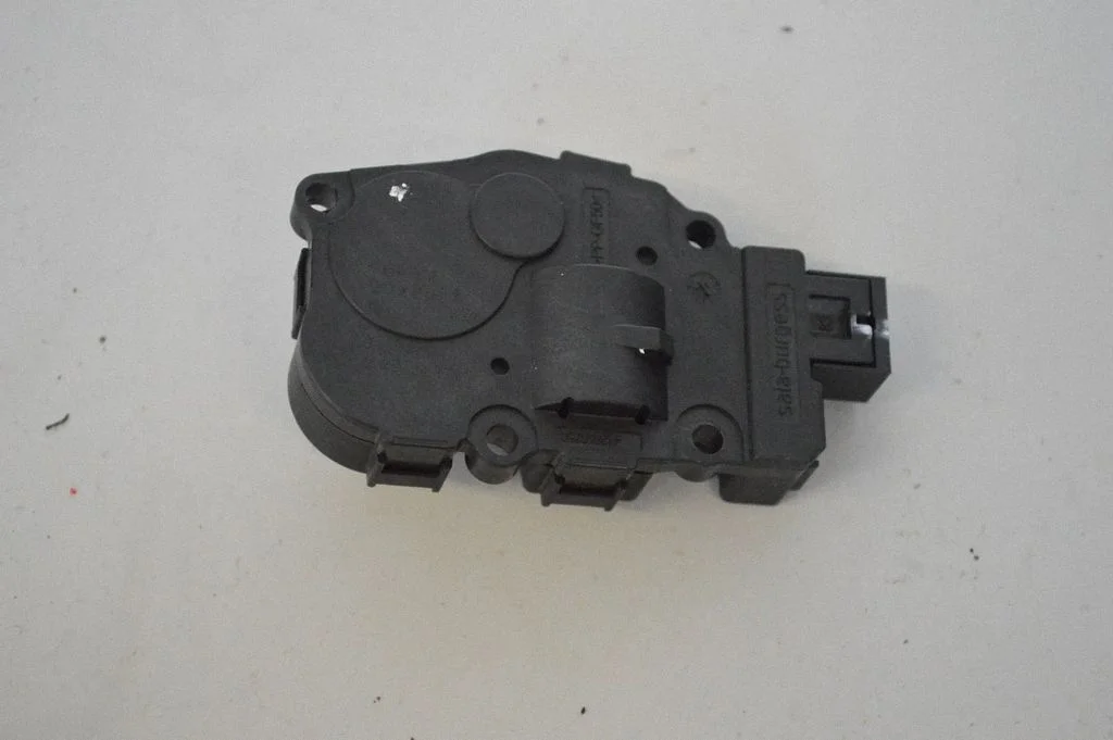Air flap motor/actuator – Porsche Cayenne (92A) (2010-2017)