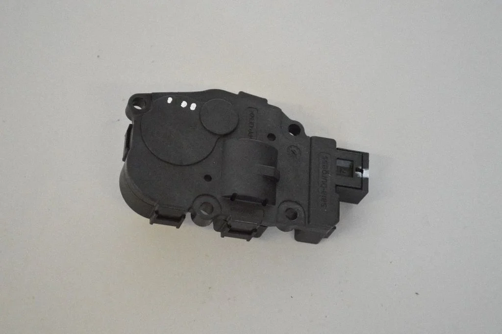 Air flap motor/actuator – Porsche Cayenne (92A) (2010-2017)