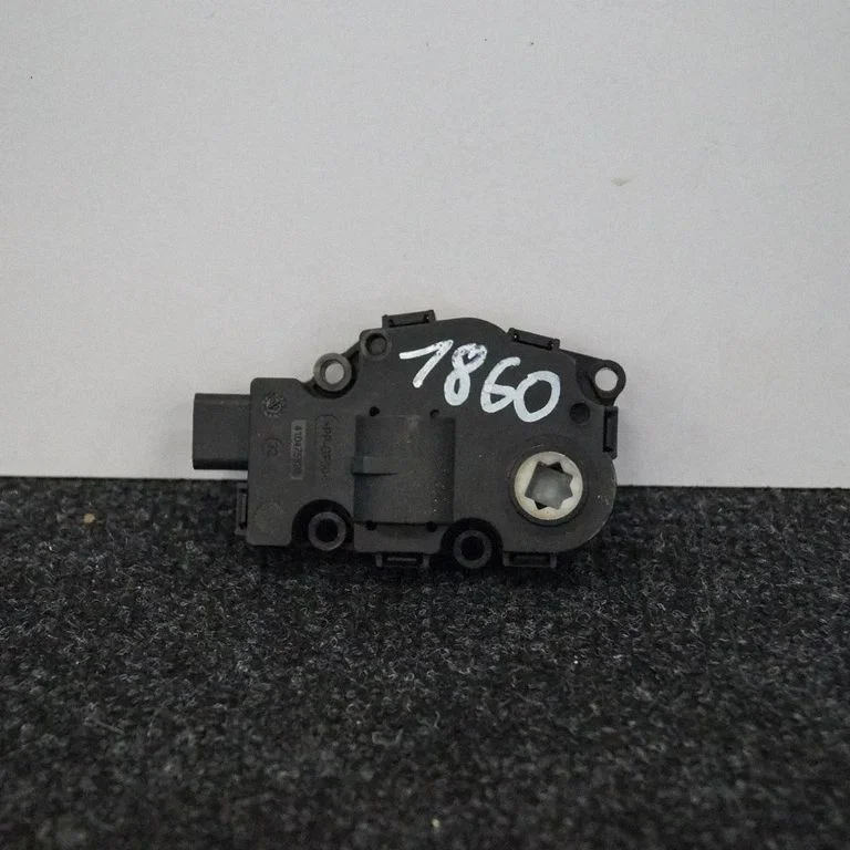 Gaisa aizvara motoriņš/aktuators EFB33221052010