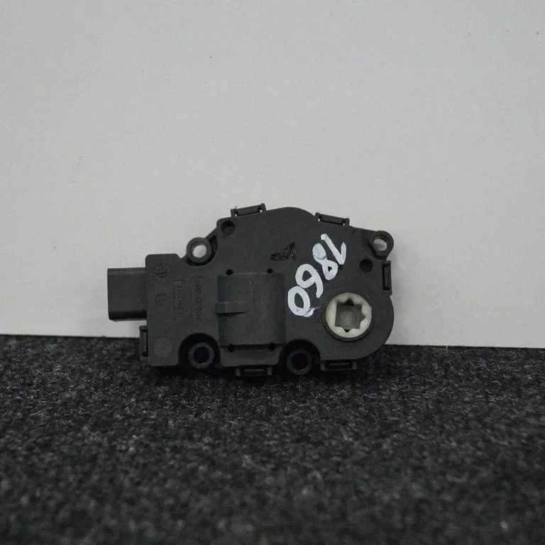 Gaisa aizvara motoriņš/aktuators EFB33221052010