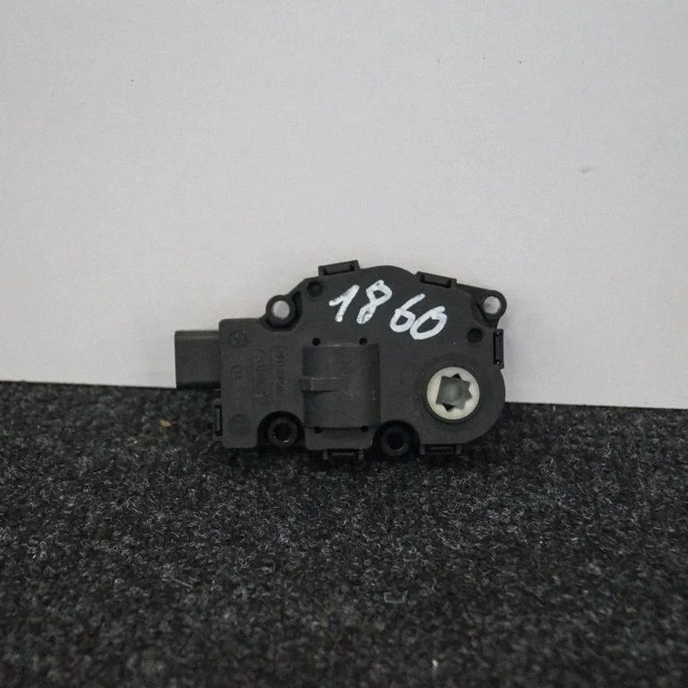 Gaisa aizvara motoriņš/aktuators EFB33221052010
