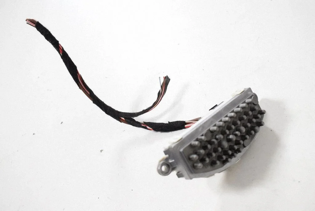 Krāsniņas ventilatora rezistors (reostats) 9276112