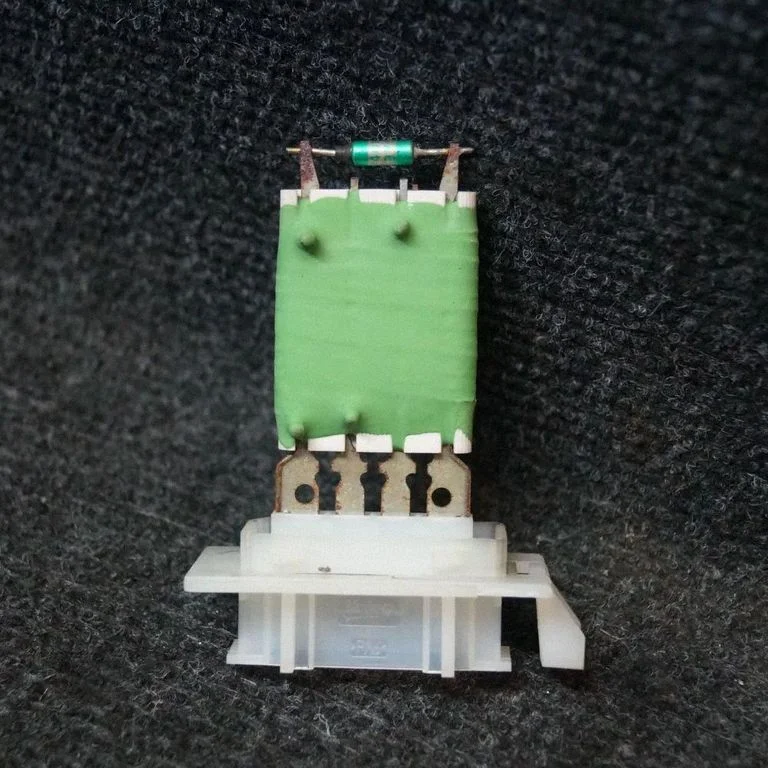 Krāsniņas ventilatora rezistors (reostats)
