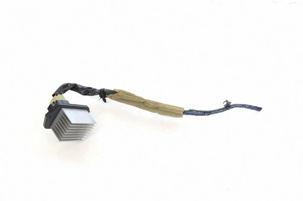 Krāsniņas ventilatora rezistors (reostats) 07788001010