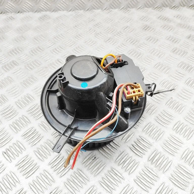 Krāsniņas ventilators/pūtējs 1K2820015H