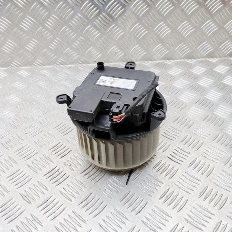 Heater fan/blower – Porsche Taycan 9J1 (2019-)
