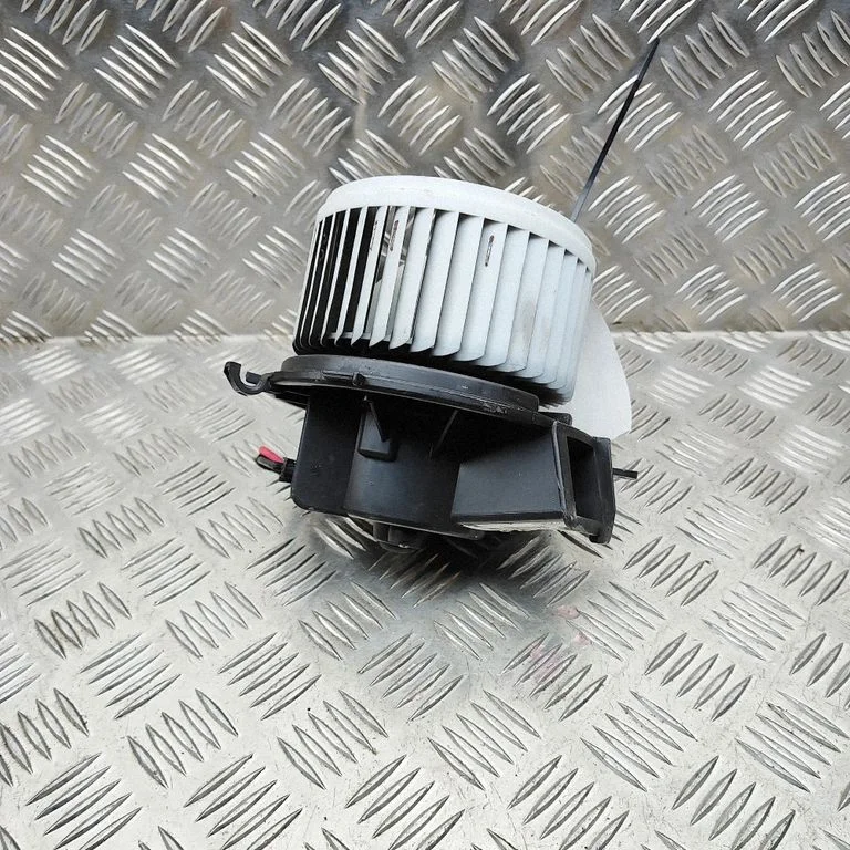 Krāsniņas ventilators/pūtējs 6441Y9