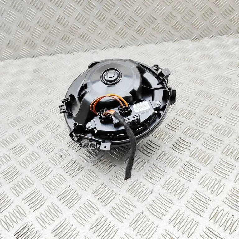 Krāsniņas ventilators/pūtējs 5Q2819021C