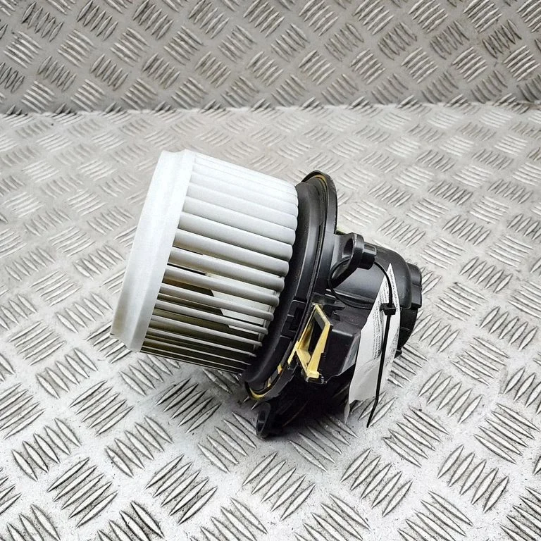 Krāsniņas ventilators/pūtējs 5W0431100