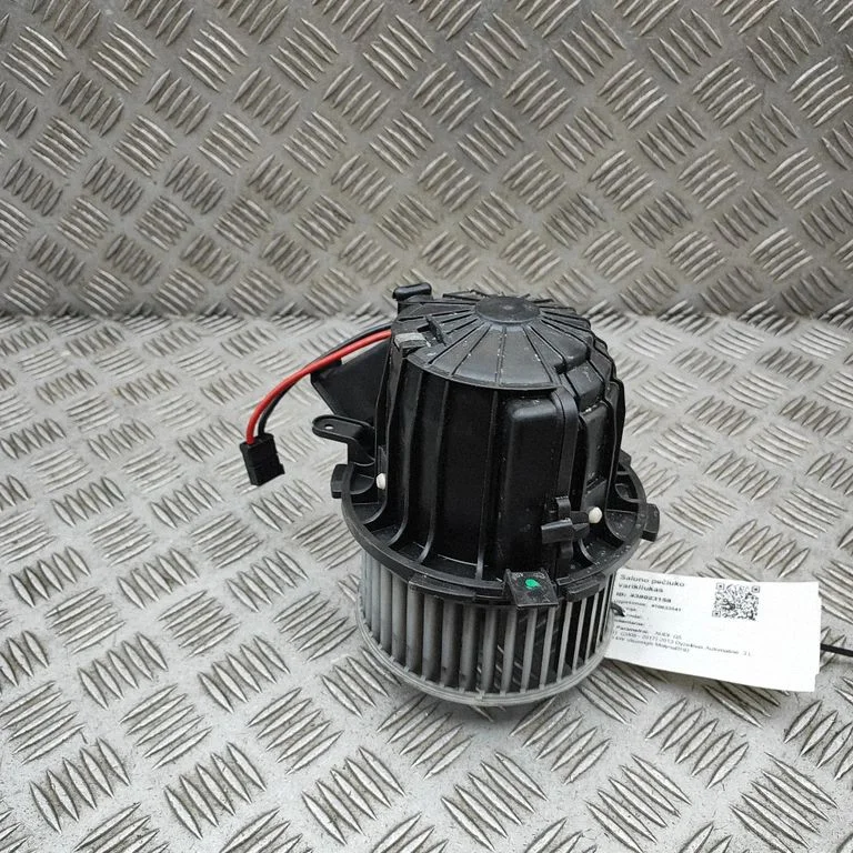 Krāsniņas ventilators/pūtējs 8T2820021
