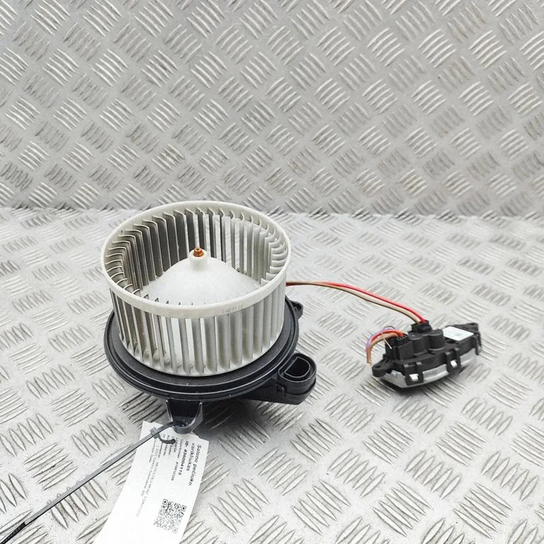 Krāsniņas ventilators/pūtējs A2479061901