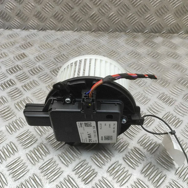 Salongipuhur 85C820021 – Audi A6 C7 (2011-)