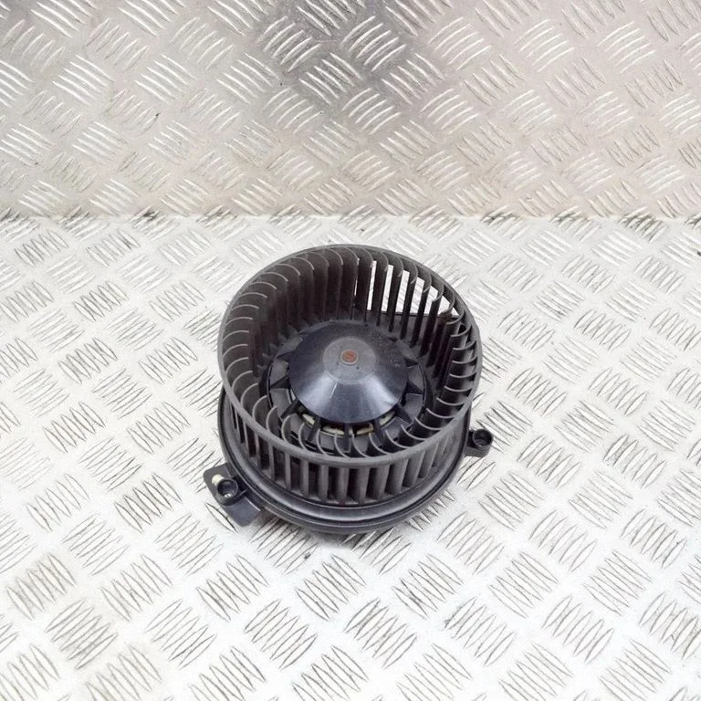 Krāsniņas ventilators/pūtējs 8E1820021E