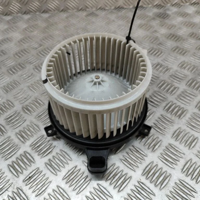 Krāsniņas ventilators/pūtējs 272V06UA0B