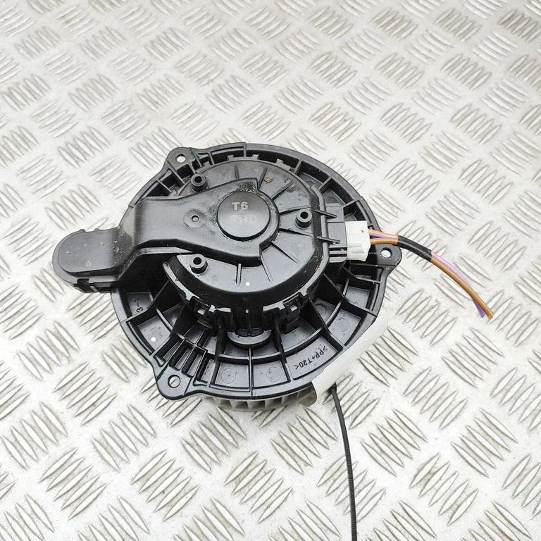Salongipuhur F00S3B2444