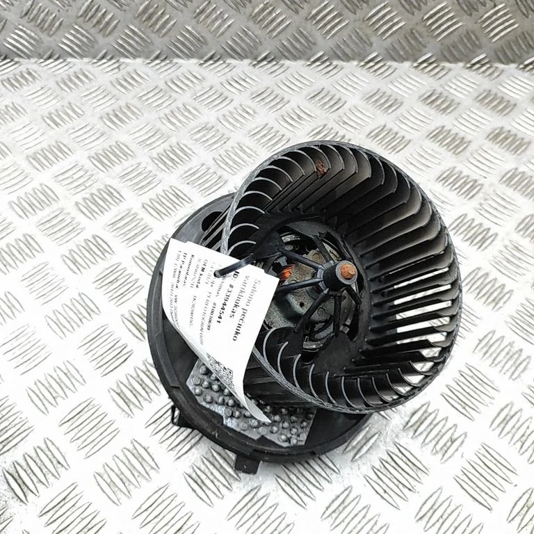 Krāsniņas ventilators/pūtējs 3C0907521F