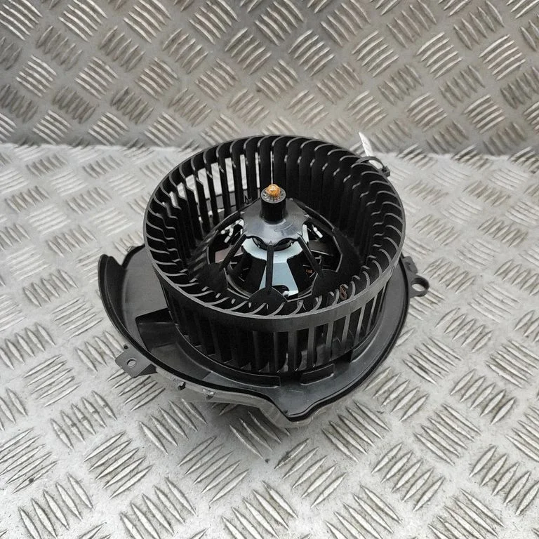 Krāsniņas ventilators/pūtējs 3Q0907521A